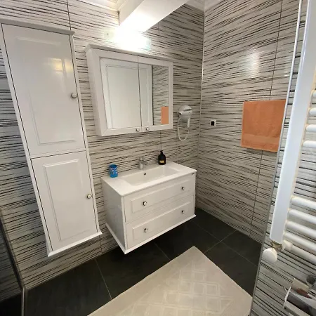 The Family クシャダス